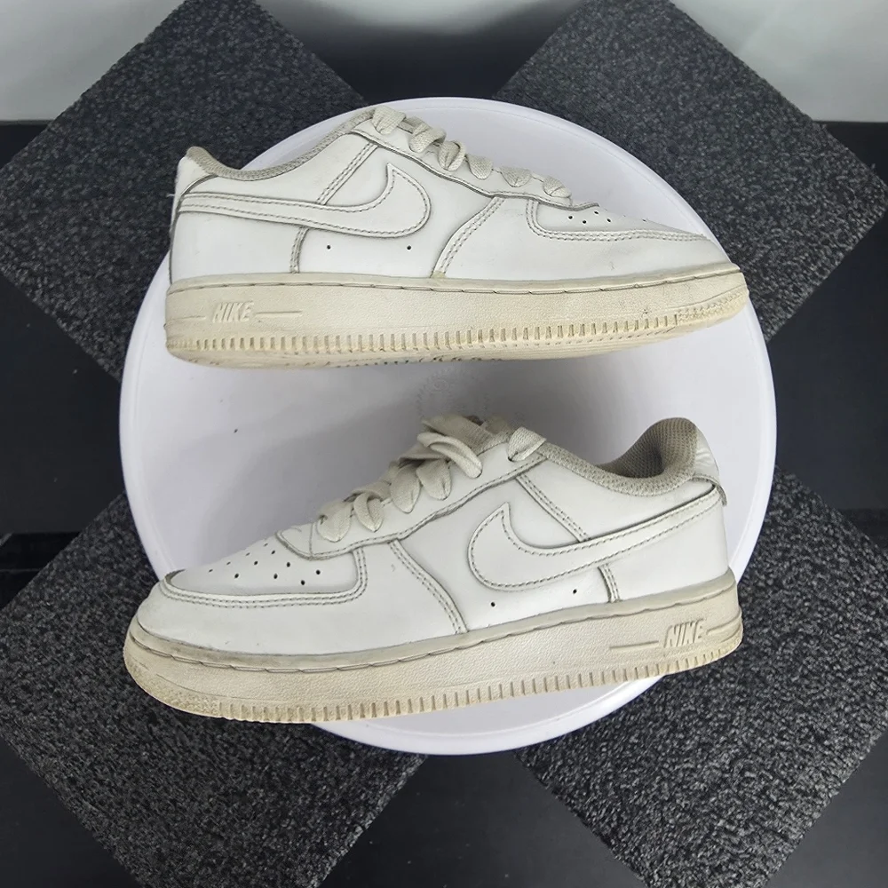 Nike Air Force 1 Low LE Triple White PS DH2925-111 Youth Size 2Y Shoes